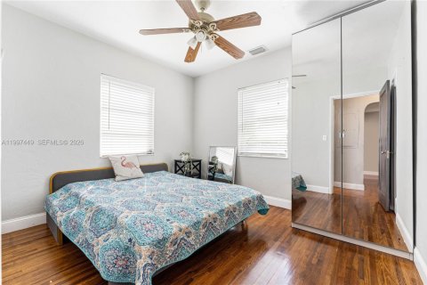 Terreno en venta en Hollywood, Florida № 2059595 - foto 13