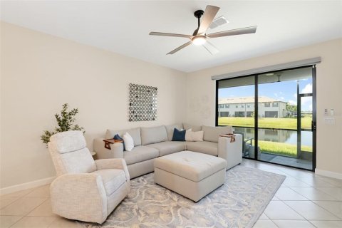 Townhouse in Bradenton, Florida 3 bedrooms, 178.84 sq.m. № 2202631 - photo 5