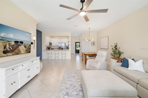 Townhouse in Bradenton, Florida 3 bedrooms, 178.84 sq.m. № 2202631 - photo 4