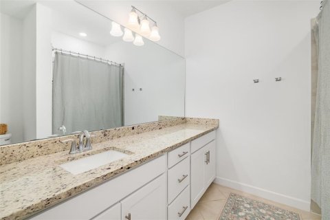 Townhouse in Bradenton, Florida 3 bedrooms, 178.84 sq.m. № 2202631 - photo 24