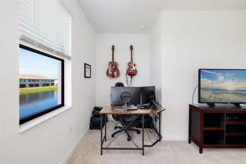 Townhouse in Bradenton, Florida 3 bedrooms, 178.84 sq.m. № 2202631 - photo 19