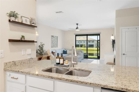 Townhouse in Bradenton, Florida 3 bedrooms, 178.84 sq.m. № 2202631 - photo 2