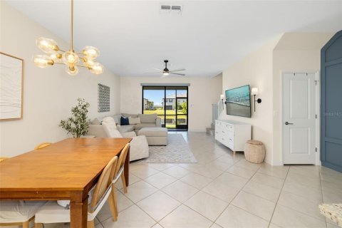 Townhouse in Bradenton, Florida 3 bedrooms, 178.84 sq.m. № 2202631 - photo 9