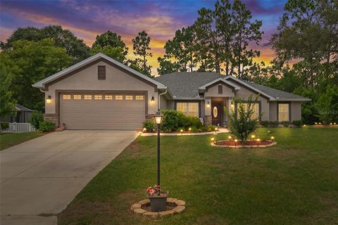 House in Homosassa, Florida 4 bedrooms, 237.27 sq.m. № 2238208 - photo 3