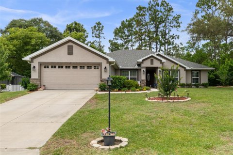 House in Homosassa, Florida 4 bedrooms, 237.27 sq.m. № 2238208 - photo 4