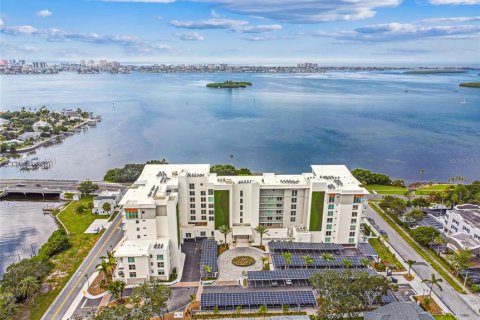 Condo à Clearwater, Floride, 2 chambres  № 2425546