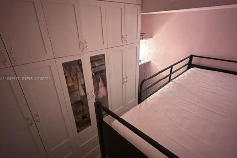 Купить кондоминиум в Майами, Флорида 1 спальня, 75.16м2, № 2068675 - фото 18