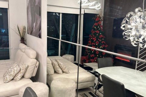 Купить кондоминиум в Майами, Флорида 1 спальня, 75.16м2, № 2068675 - фото 21