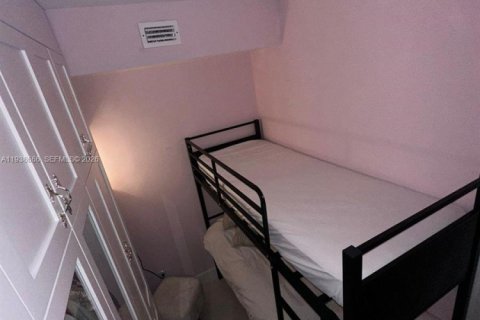 Купить кондоминиум в Майами, Флорида 1 спальня, 75.16м2, № 2068675 - фото 20
