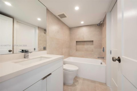 Copropriété à vendre à North Bay Village, Floride: 2 chambres, 95.69 m2 № 2029517 - photo 4