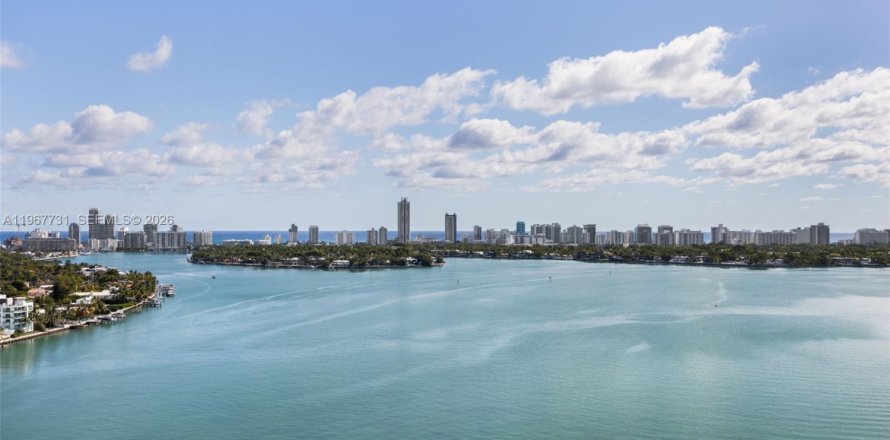 Condo à North Bay Village, Floride, 2 chambres  № 2029517