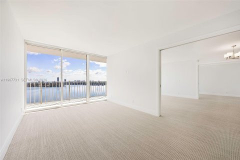 Copropriété à vendre à North Bay Village, Floride: 2 chambres, 95.69 m2 № 2029517 - photo 17