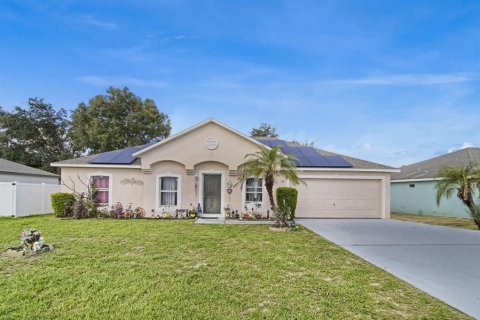 Villa ou maison à Poinciana, Floride 3 chambres, 164.25 m2 № 2390886