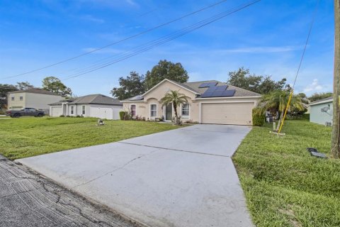 Villa ou maison à vendre à Poinciana, Floride: 3 chambres, 164.25 m2 № 2390886 - photo 27