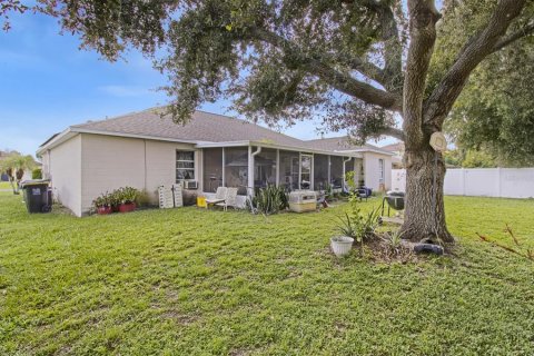 Villa ou maison à vendre à Poinciana, Floride: 3 chambres, 164.25 m2 № 2390886 - photo 25
