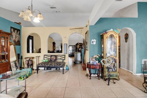 Villa ou maison à vendre à Poinciana, Floride: 3 chambres, 164.25 m2 № 2390886 - photo 5