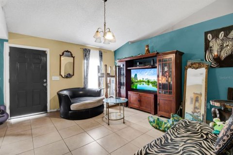 Villa ou maison à vendre à Poinciana, Floride: 3 chambres, 164.25 m2 № 2390886 - photo 2