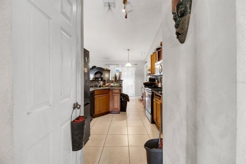 Villa ou maison à vendre à Poinciana, Floride: 3 chambres, 164.25 m2 № 2390886 - photo 12