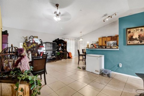 Villa ou maison à vendre à Poinciana, Floride: 3 chambres, 164.25 m2 № 2390886 - photo 7