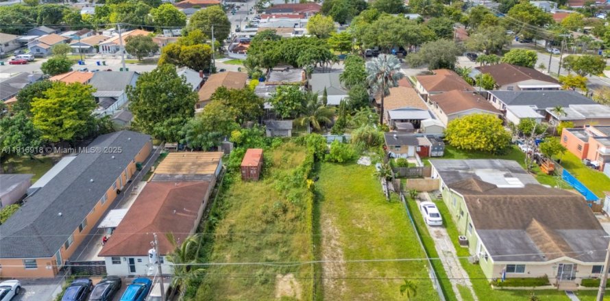 Land in Miami, Florida № 1973700