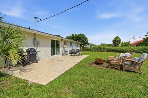 Villa ou maison à vendre à Port Charlotte, Floride: 2 chambres, 95.5 m2 № 2208881 - photo 22