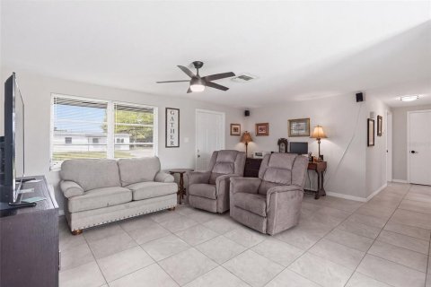 Villa ou maison à vendre à Port Charlotte, Floride: 2 chambres, 95.5 m2 № 2208881 - photo 5