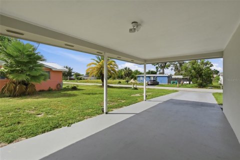 Villa ou maison à vendre à Port Charlotte, Floride: 2 chambres, 95.5 m2 № 2208881 - photo 19