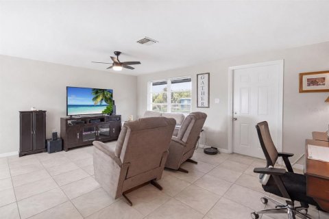Villa ou maison à vendre à Port Charlotte, Floride: 2 chambres, 95.5 m2 № 2208881 - photo 4