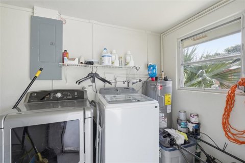 Villa ou maison à vendre à Port Charlotte, Floride: 2 chambres, 95.5 m2 № 2208881 - photo 18