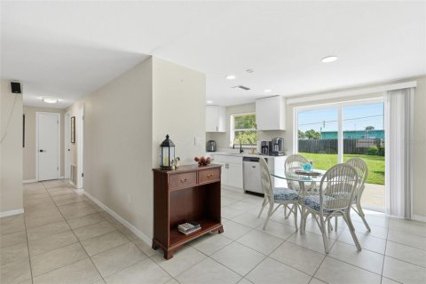 Villa ou maison à vendre à Port Charlotte, Floride: 2 chambres, 95.5 m2 № 2208881 - photo 6