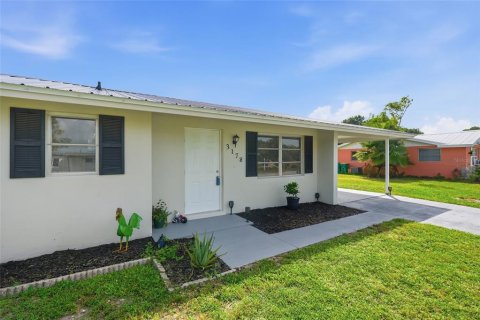 Villa ou maison à vendre à Port Charlotte, Floride: 2 chambres, 95.5 m2 № 2208881 - photo 3