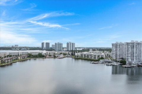 Copropriété à vendre à Aventura, Floride: 2 chambres, 157.28 m2 № 1966573 - photo 6