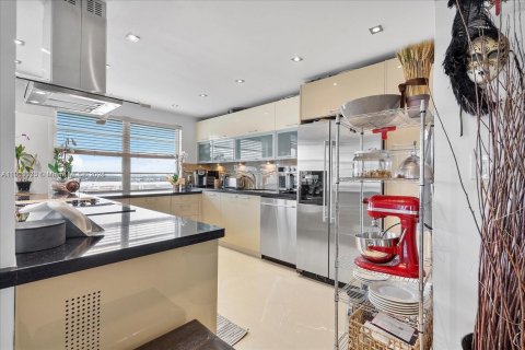 Copropriété à vendre à Aventura, Floride: 2 chambres, 157.28 m2 № 1966573 - photo 15