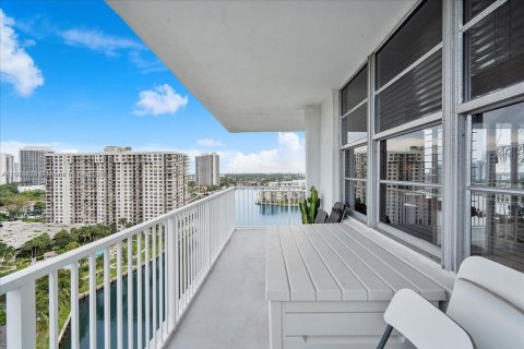 Copropriété à vendre à Aventura, Floride: 2 chambres, 157.28 m2 № 1966573 - photo 1