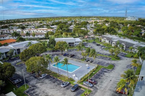 Copropriété à louer à Miami, Floride: 3 chambres, 98.94 m2 № 2076447 - photo 11