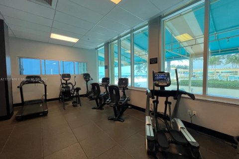 Condo in Hollywood, Florida  № 1714990 - photo 19