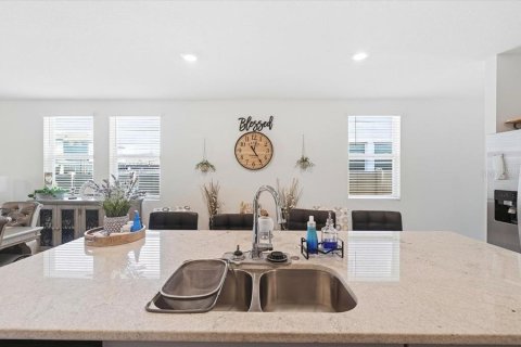 House in Winter Haven, Florida 4 bedrooms, 156.08 sq.m. № 2201516 - photo 16