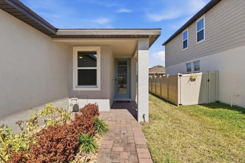 House in Winter Haven, Florida 4 bedrooms, 156.08 sq.m. № 2201516 - photo 8