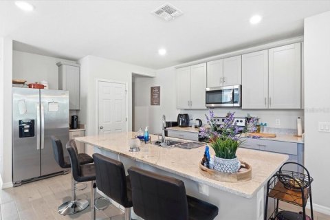 House in Winter Haven, Florida 4 bedrooms, 156.08 sq.m. № 2201516 - photo 14