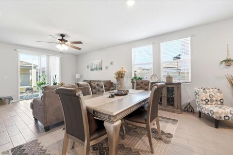 House in Winter Haven, Florida 4 bedrooms, 156.08 sq.m. № 2201516 - photo 18