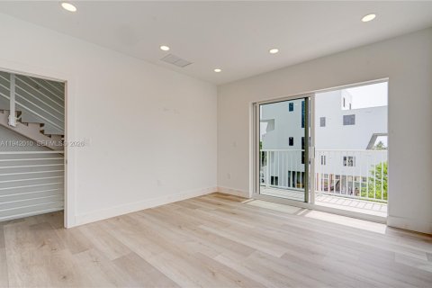 Condominio en alquiler en Miami Beach, Florida, 3 dormitorios № 1998989 - foto 19