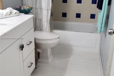 Copropriété à vendre à Coral Springs, Floride: 2 chambres, 99.41 m2 № 2049851 - photo 5