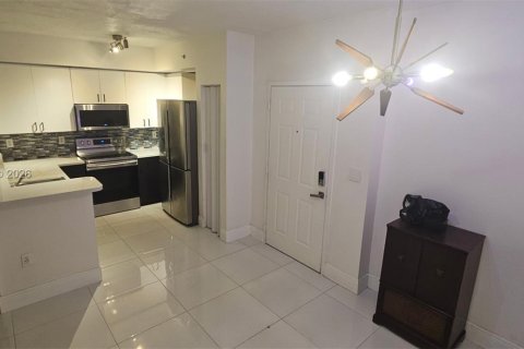 Condominio en venta en Cutler Bay, Florida, 2 dormitorios, 75.16 m2 № 2033397 - foto 4