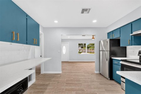 Villa ou maison à vendre à Venice, Floride: 3 chambres, 111.76 m2 № 2403559 - photo 6