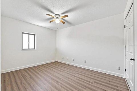 Купить виллу или дом в Киссимми, Флорида 8 комнат, 199.55м2, № 2148665 - фото 25