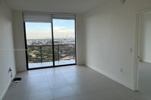 Condo in Doral, Florida, 2 bedrooms № 2240098 - photo 2