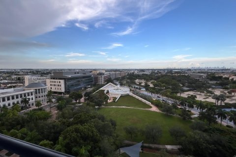 Condo in Doral, Florida, 2 bedrooms № 2240098 - photo 29