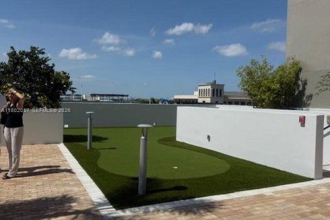 Condo in Doral, Florida, 2 bedrooms № 2240098 - photo 24