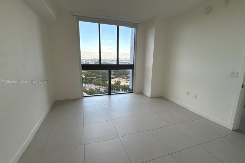 Condo in Doral, Florida, 2 bedrooms № 2240098 - photo 4