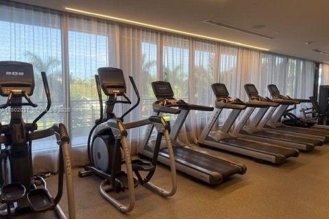 Condo in Doral, Florida, 2 bedrooms № 2240098 - photo 22